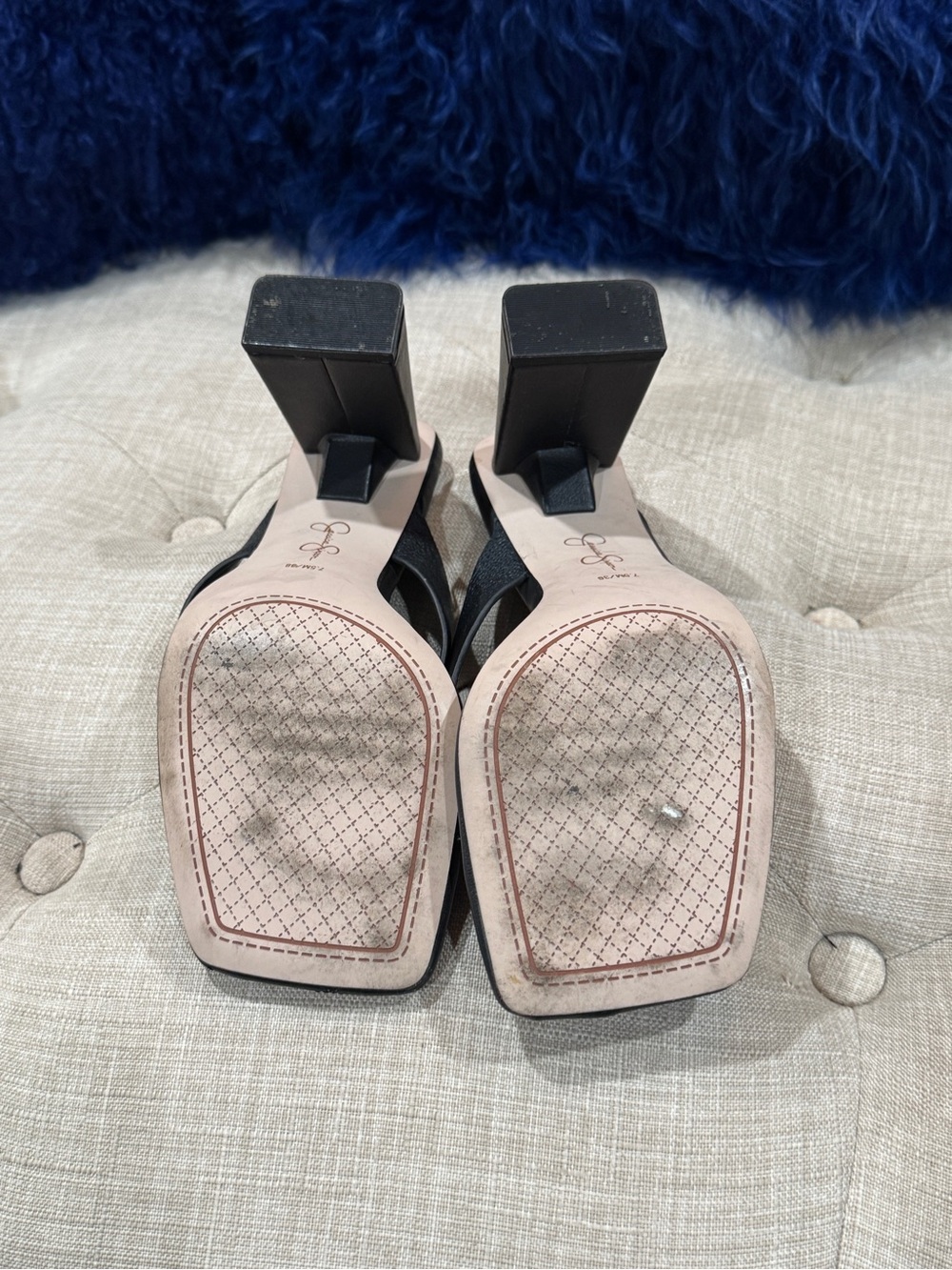 Jessica Simpson Black Quilted Leather Block Heel Thong Sandals - Picture 5 of 7